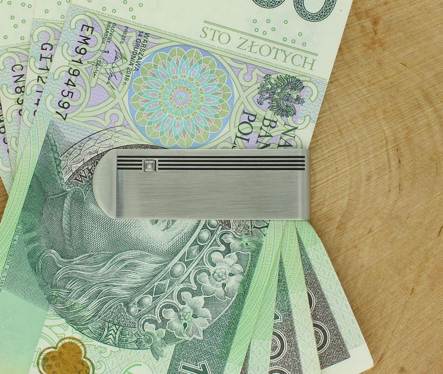 Klips na banknoty Nomination Italy Strong Diamond Geometric biały diament 028350001.jpg